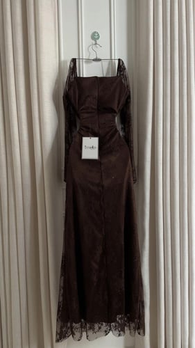 فستان سهرة دانتيل لامعه