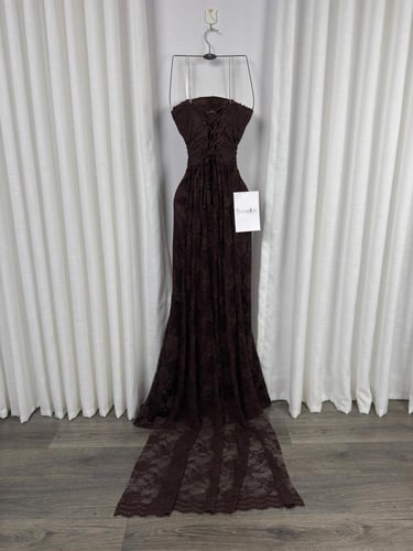 فستان سهرة دانتيل تطريز يدوي راقي كلوش