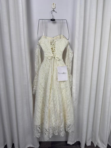 فستان ناعم دانتيل ميدي