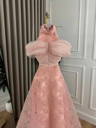 فستان سهرة مورد تطريز يدوي راقي