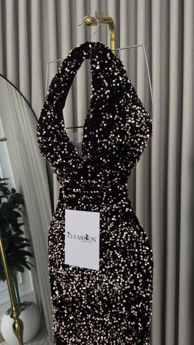 فستان سهرة ترتر بعده اللوان