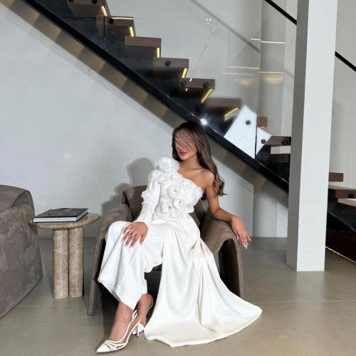 جمبسوت قطعتين ابيض مورد