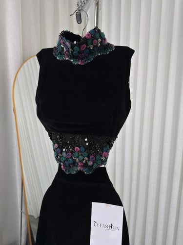 طقم سهرة منفصل بلوزه وتنورة مخمل كلفه سهرة