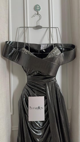 فستان سهرة لمعه