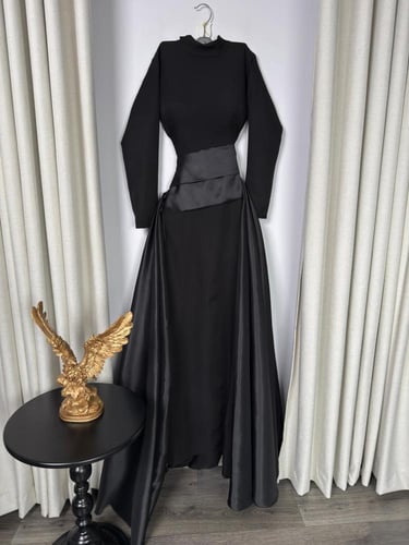 فستان سهرة أسود باربي