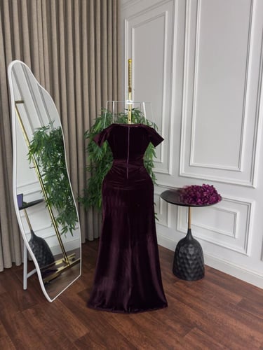 فستان سهرة مخمل تطريز يدوي