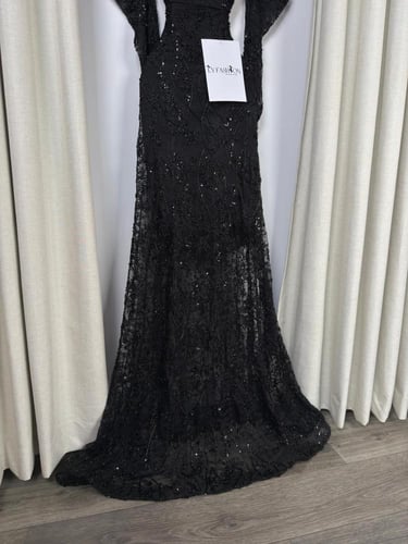 فستان سهرة أسود فاخر