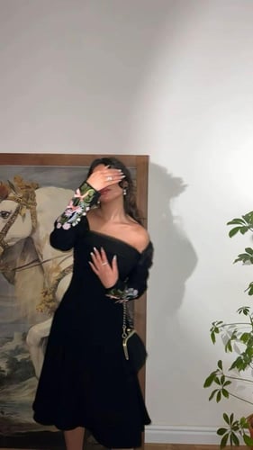 فستان سهرة دانتيل أسود