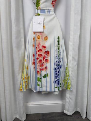 فستان ناعم ابيض مشجر راقٍي