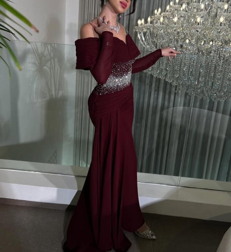 فستان سهرة بتطريز فخم