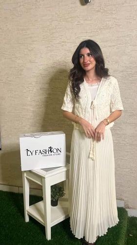 طقم منفصل بلوزه وتنورة