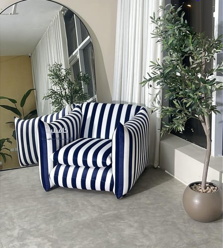 كنب مخطط عصري