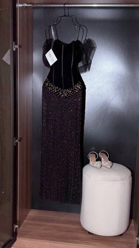 فستان كورسيه مخمل بتطريز يدوي كامل