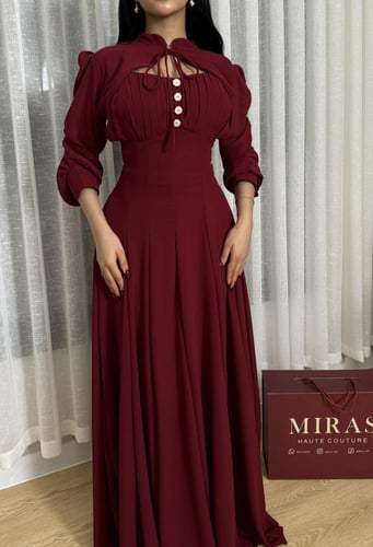 فستان عنابي ملكي بقصة كلاسيكية راقية