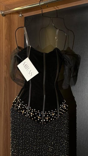 فستان كورسيه مخمل بتطريز يدوي كامل