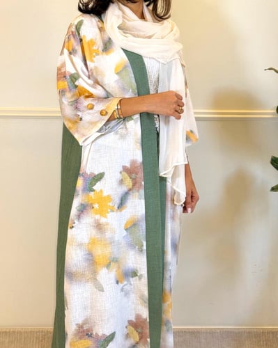 كارديجان كاجوال كلاسيكي مع طرحة