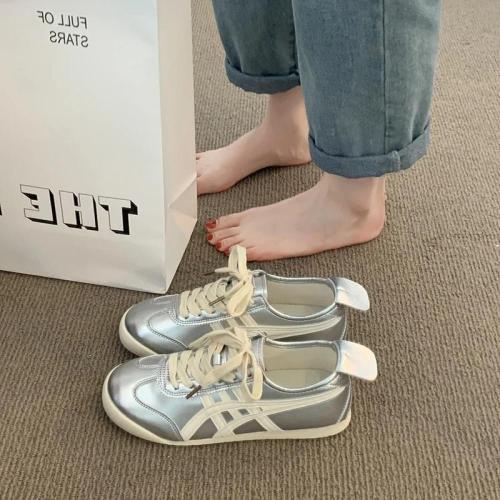 أحذية قماشية مسطحة