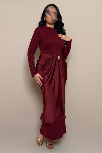 فستان سهرة خمري بقصة خصر أنيقة