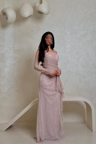 فستان سهرة وردي دانتيل كت بأكمام