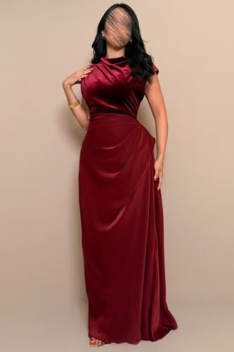 فستان أنيق بقصة لف باللون العنابي