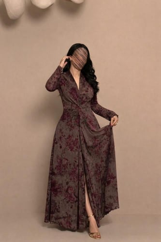 فستان بني بنقشة زهور وقصة لف أنثوية