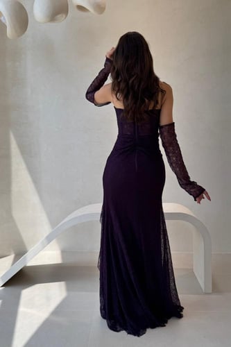 فستان سهرة بنفسجي دانتيل كت بأكمام طويلة شفافة