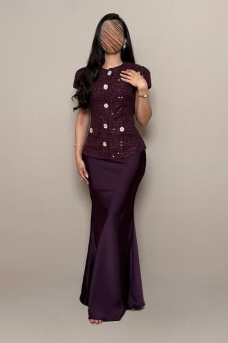 طقم تنورة وبلوزه بنفسجي بتفاصيل انيقة