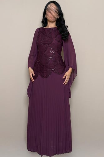 فستان بنفسجي رسمي بقصة أنثوية أنيقة من مليحة