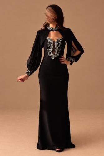 فستان أسود فاخر بتطريز لؤلؤي وأكمام منفوخة بتصميم راق