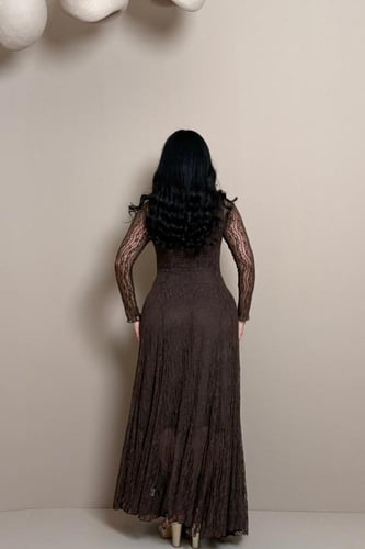 فستان بني طويل أنيق من مليحة