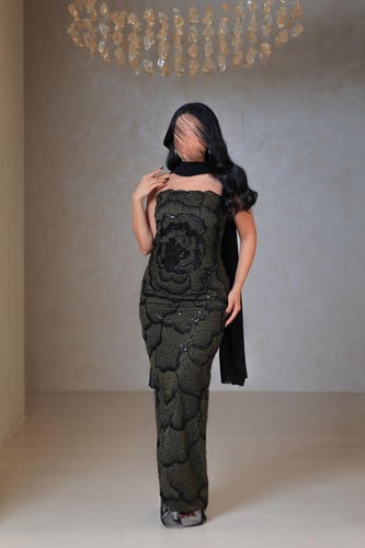 فستان زيتي مطرز باللون الأسود الراقي