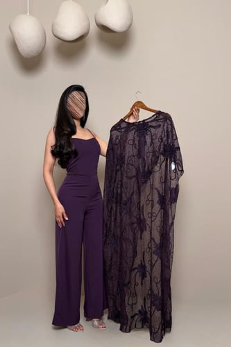 جمبسوت دانتيل انسيابي باللون البنفسجي