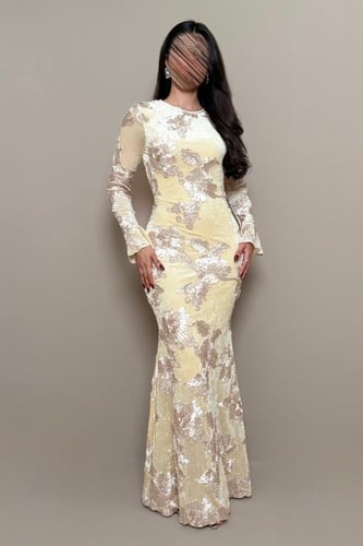 فستان بيج فاخر بتفاصيل دانتيل بارزة وقصة ميمزه أني...