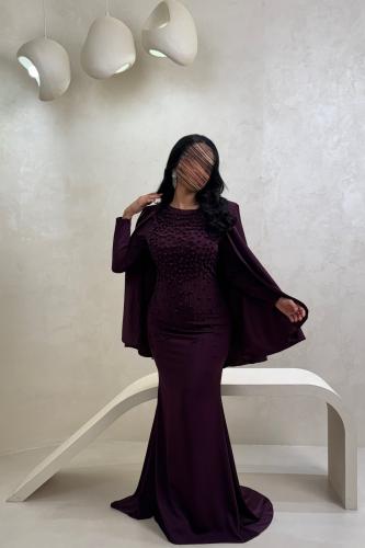 فستان بنفسجي مطرز مع جاكيت أنيق