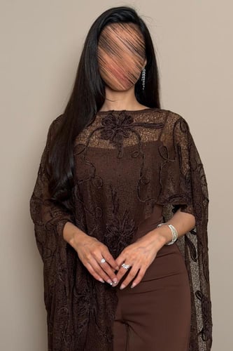 جمبسوت دانتيل انسيابي باللون البني