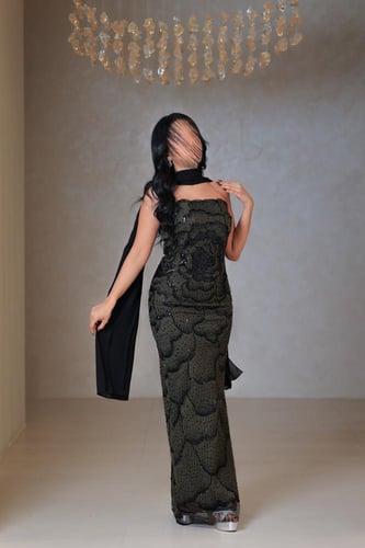 فستان زيتي مطرز باللون الأسود الراقي