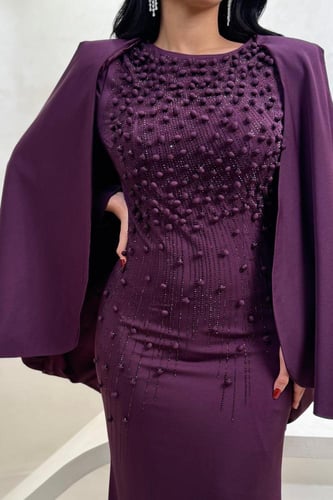 فستان بنفسجي مطرز مع جاكيت أنيق