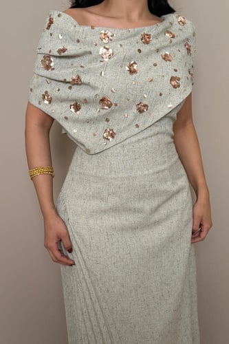 فستان كتان ناعم بتطريز برونزي