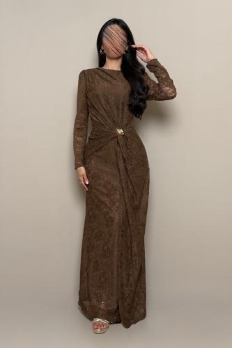 فستان دانتيل بني بعقدة جانبية