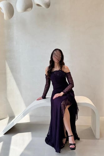 فستان سهرة بنفسجي دانتيل كت بأكمام طويلة شفافة