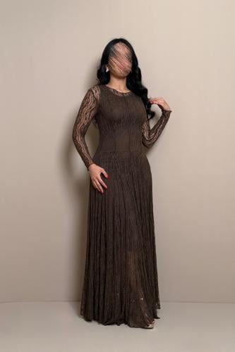فستان بني طويل أنيق من مليحة