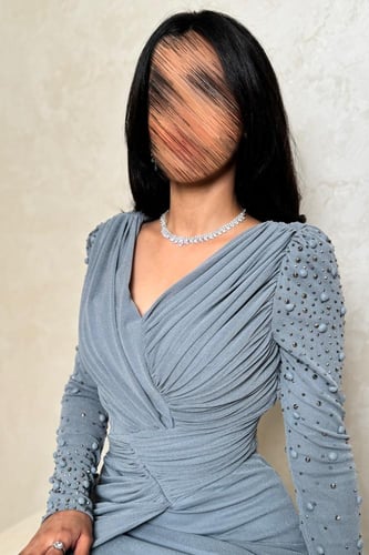 فستان سهرة سماوي بكم طويل مطرز بالخرز