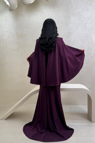 فستان بنفسجي مطرز مع جاكيت أنيق