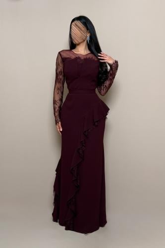 فستان سهرة عنابي غامق دانتيل بقصة كشكش جانبي