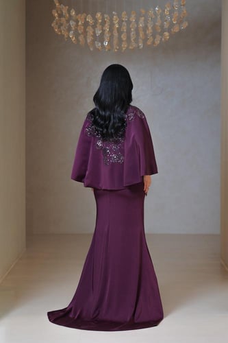فستان بنفسجي مطرز بقطعة خارجية فاخرة