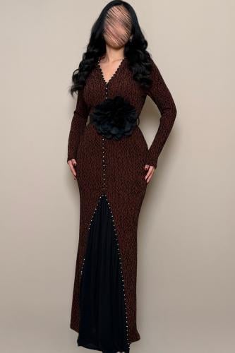 فستان سهرة بني بتفاصيل أنيقة من مليحة