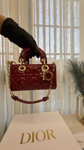 دي جوي ديور مايكرو أحمر