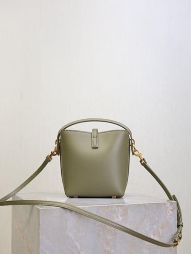 سالوران فستقي