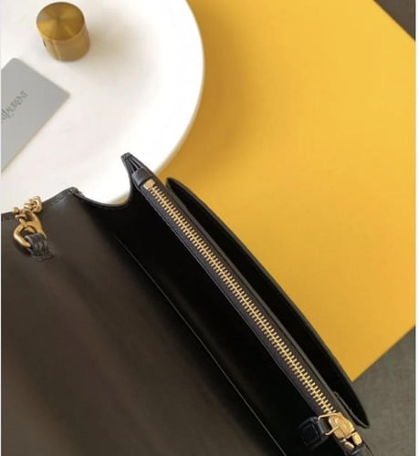 سان لوران اسود