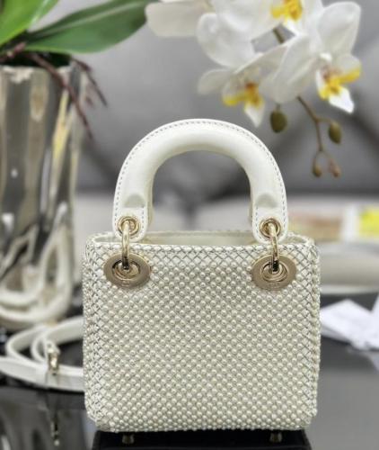 ليدي ديور ميني